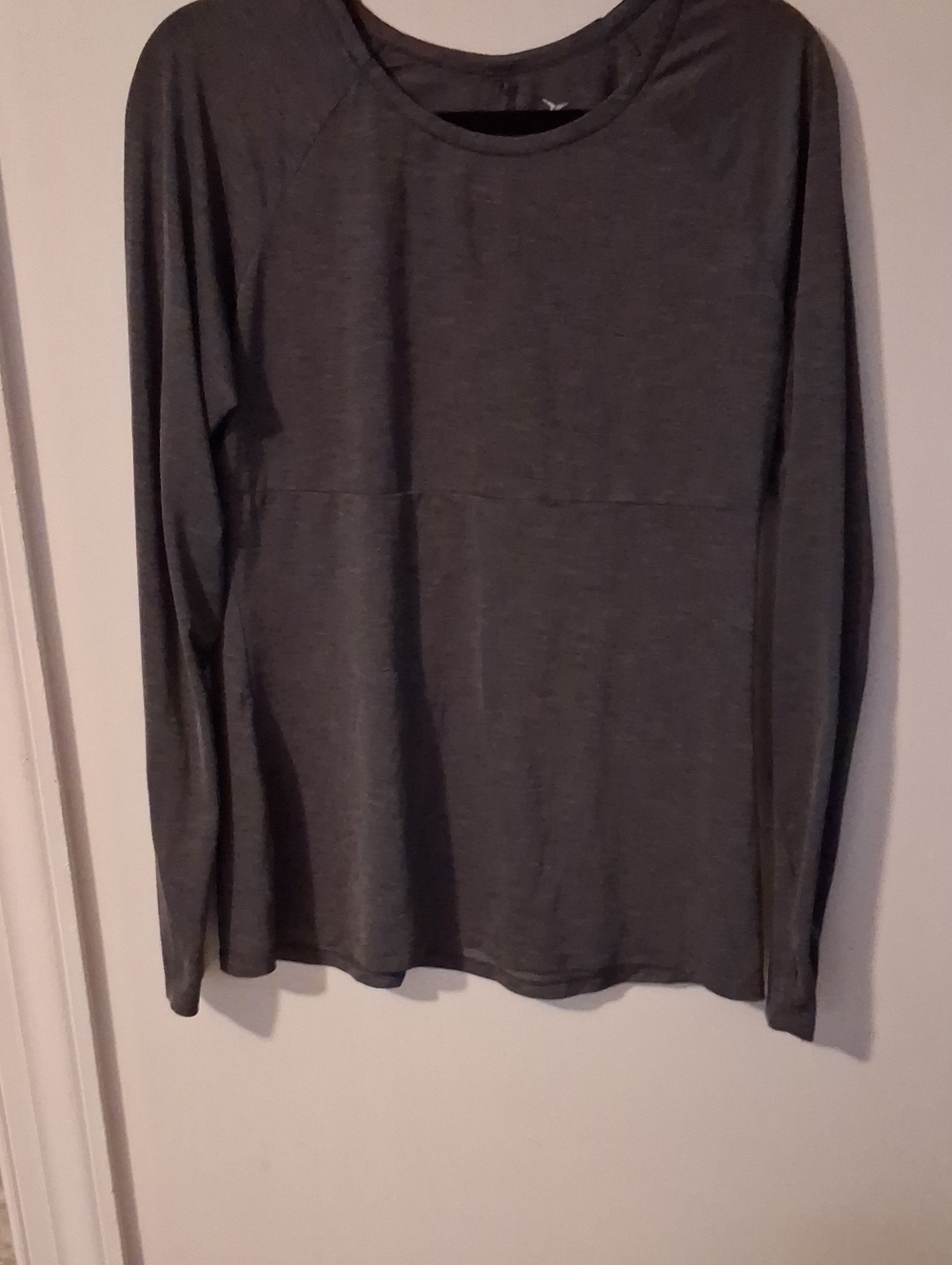 Old Navy Charcoal Gray Long Sleeve Crewneck Tee